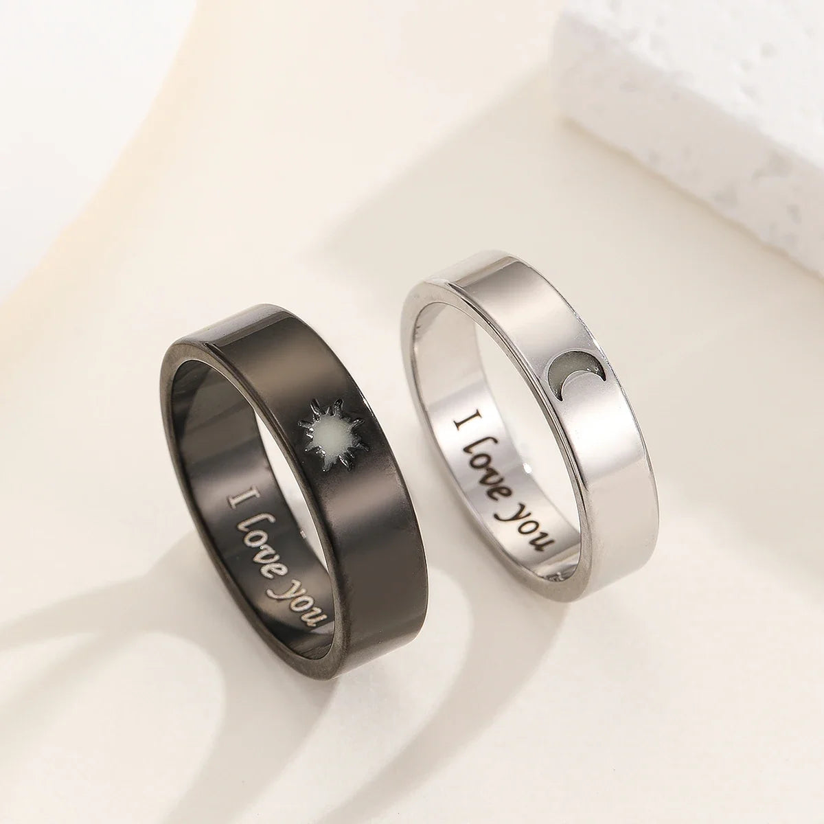 2 Piece Glow in the Dark Couple Rings Set