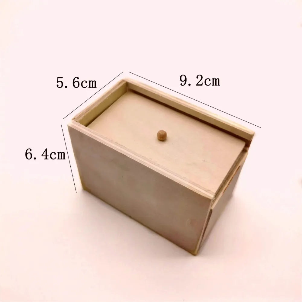 4j-Tricky Toy Simulation Spider Wooden Box Spoof Insect Creative Haunted House Horror Scene Layout
