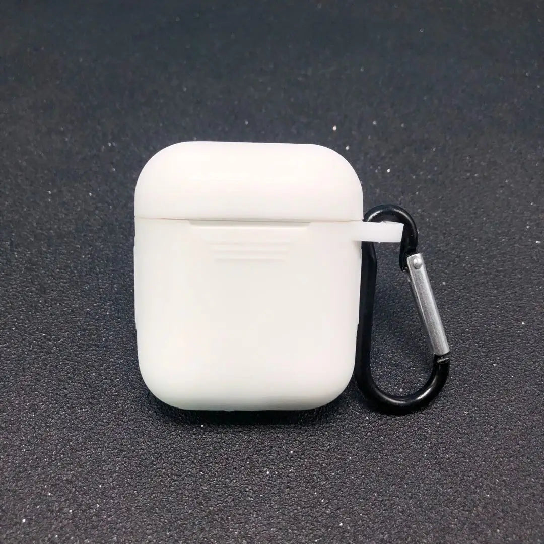 Silicone AirPods Case with Carabiner Clip – Shockproof Cover
