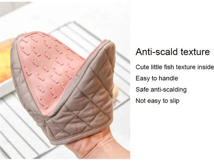 Fish-Shaped Silicone Oven Mitt – Heat-Resistant Kitchen Glove