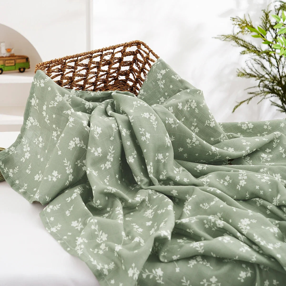 Muslin Swaddle Blanket 100% Cotton 2-Layer Baby Bath Towel Wrap