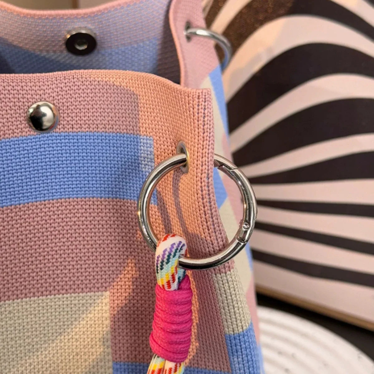 Retro Knitted Color Block Bucket Handbag