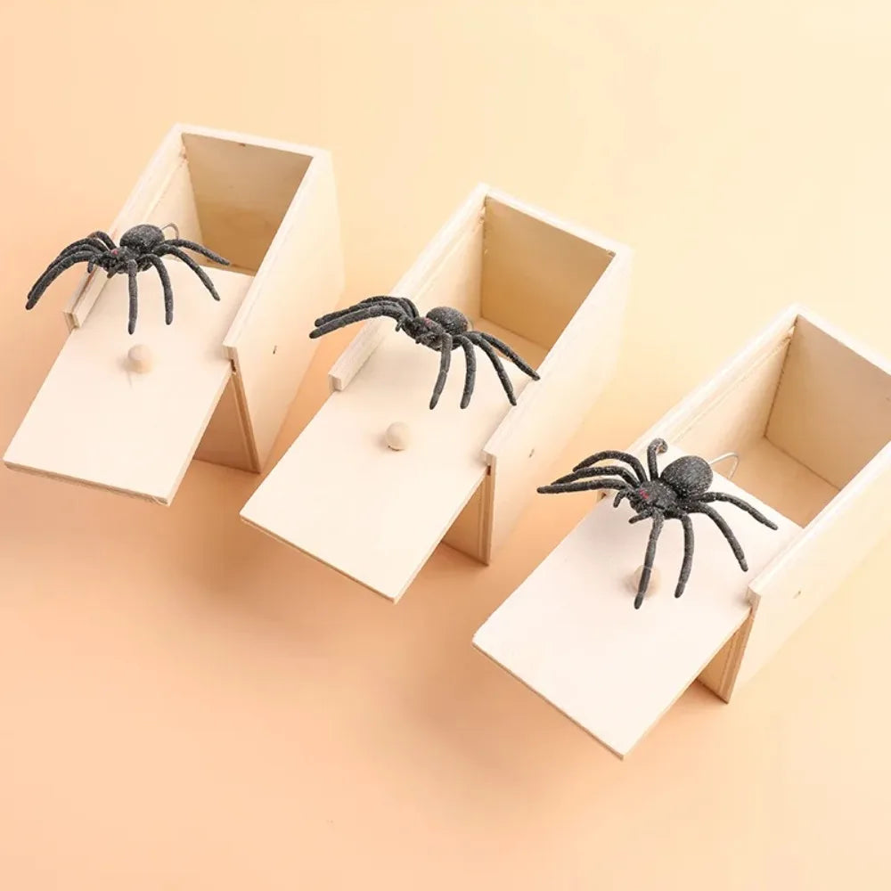 4j-Tricky Toy Simulation Spider Wooden Box Spoof Insect Creative Haunted House Horror Scene Layout