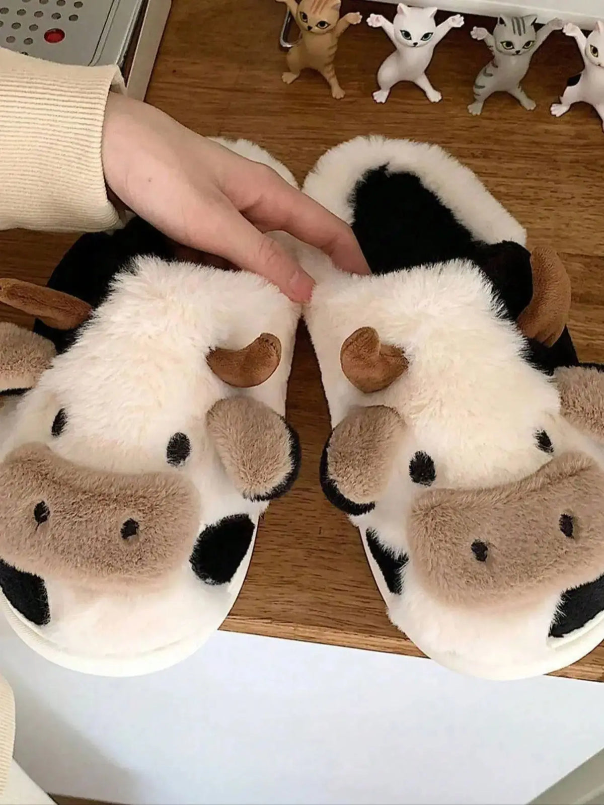 Cute Cow Plush Slippers – Warm Non-Slip Winter House Shoes